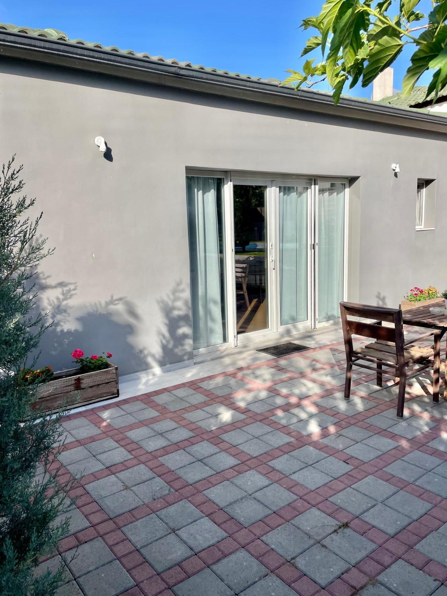 Pool Guesthouse Corinth 外观 照片