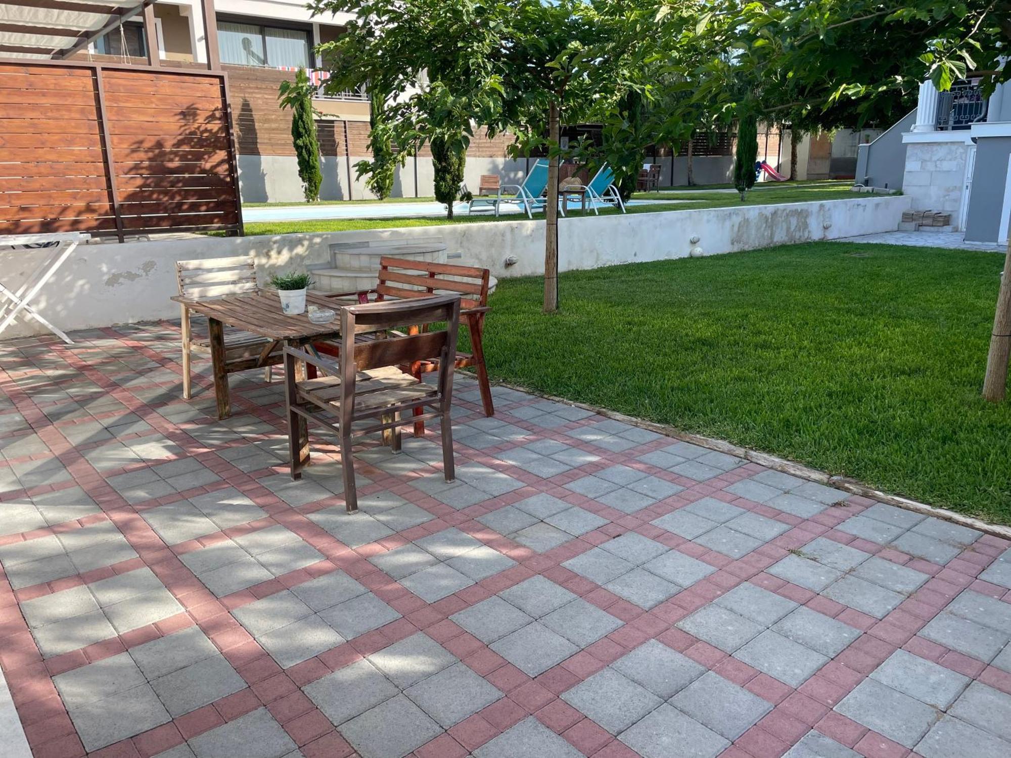 Pool Guesthouse Corinth 外观 照片