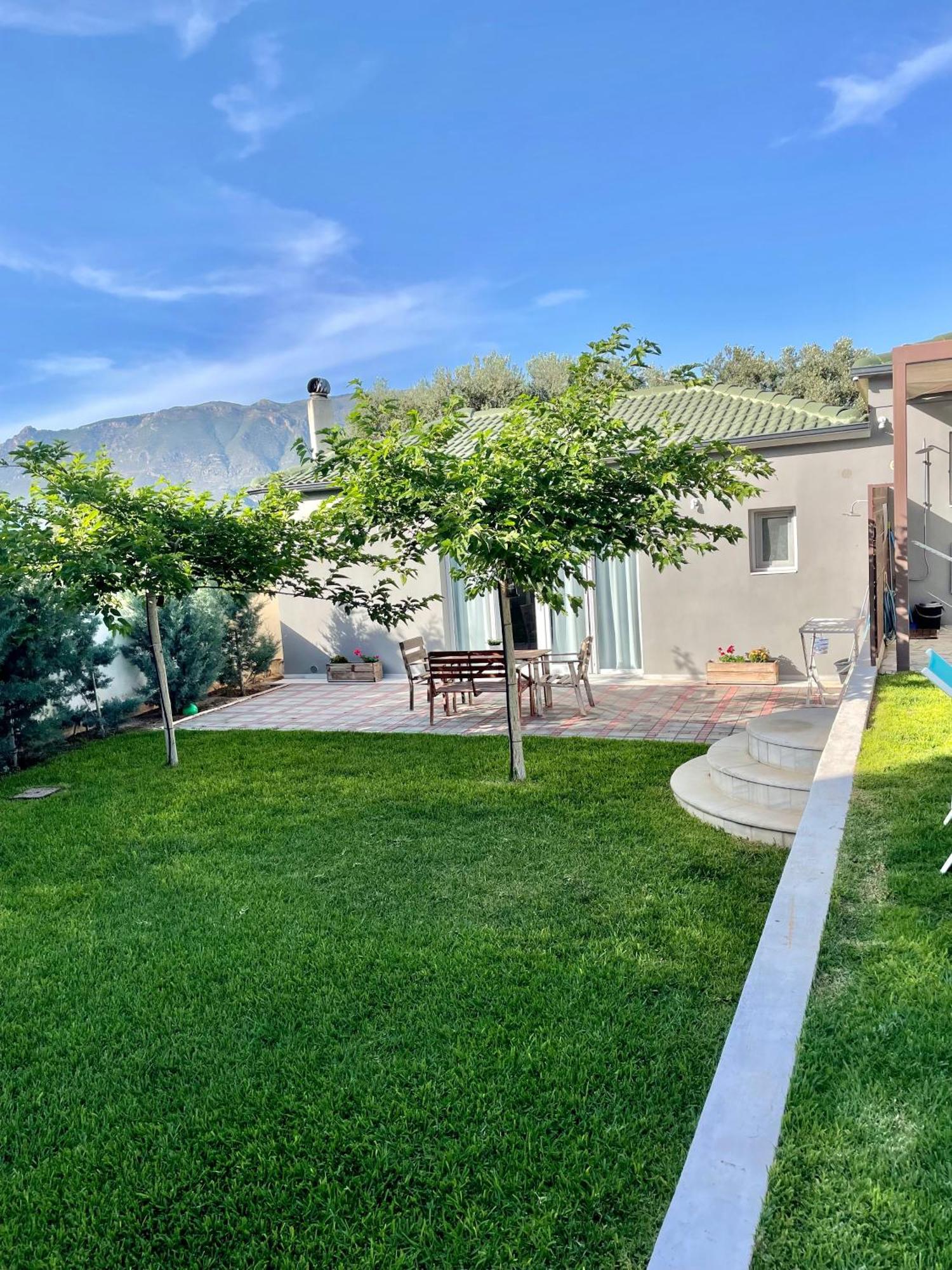 Pool Guesthouse Corinth 外观 照片