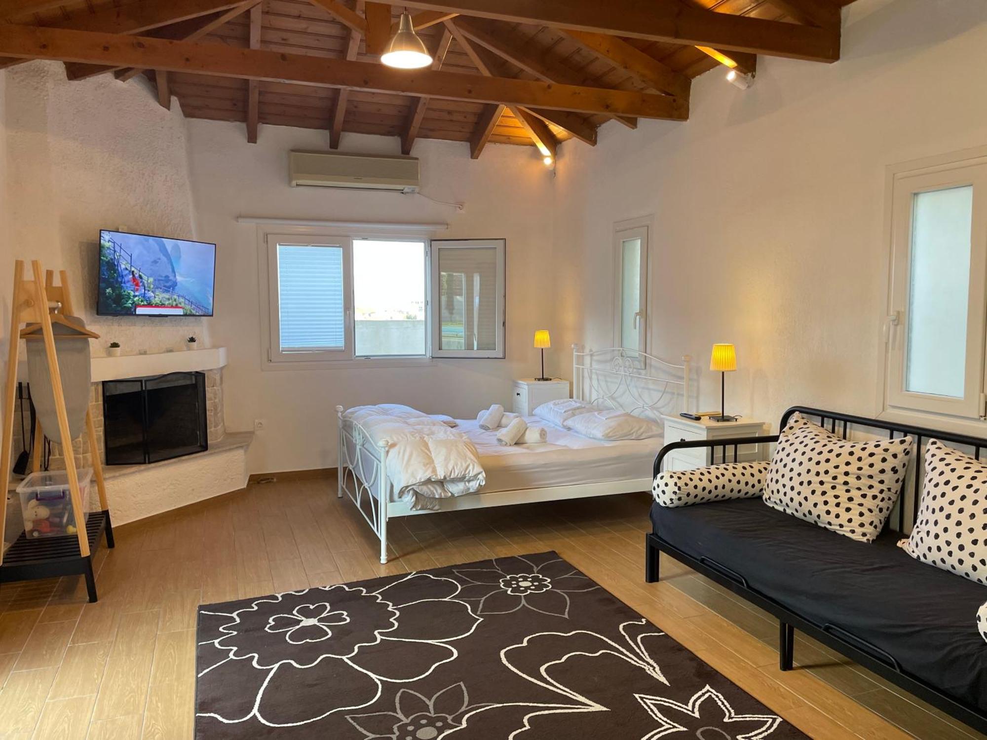 Pool Guesthouse Corinth 外观 照片